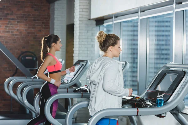 Women Training Treadmills Gym — Stock Photo, Image