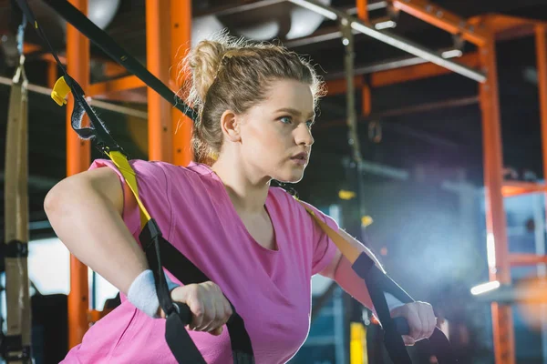 Overweight Woman Training Resistance Bands Gym — Stock Photo, Image