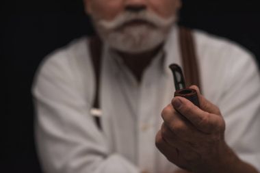 Sakallı komuta sizde yasaktır boru kadeh kırpılmış