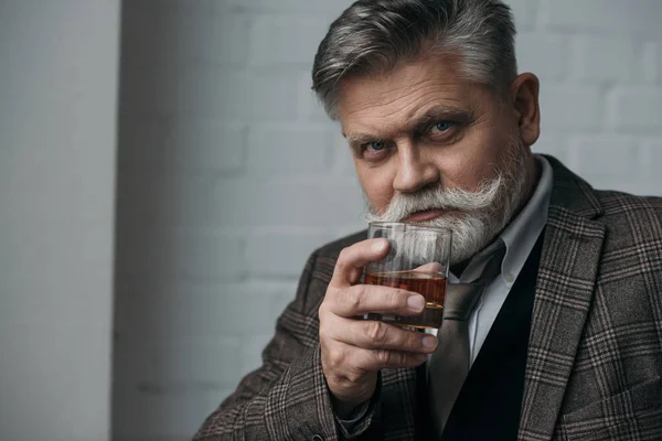 Close Portrait Senior Man Tweed Suit Glass Whiskey — Stock Photo, Image