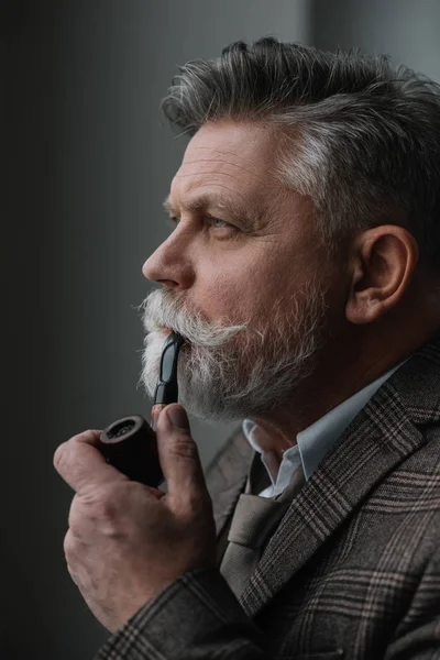 Handsome Senior Man Tweed Costume Smoking Pipe — Stock Photo, Image