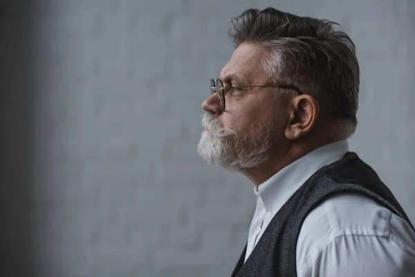 Side View Thoughtful Senior Man Looking Away — Stock Photo, Image