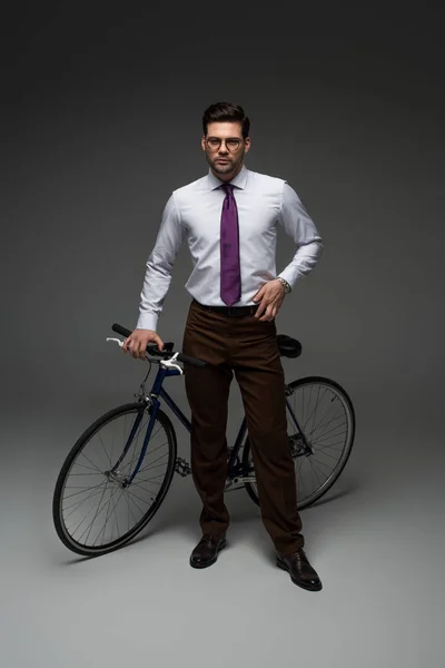 Front View Businessman Standing Bicycle Grey — Stock Photo, Image