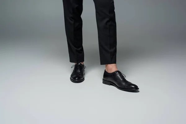 Partial View Stylish Male Legs Black Formal Shoes Grey — Stock Photo, Image