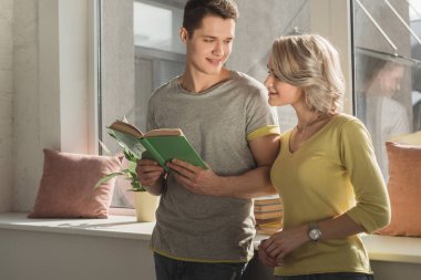 kız evinde erkek kitabın arıyorum