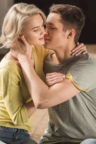 Passionate Boyfriend Kissing Girlfriend Home — Stock Photo, Image