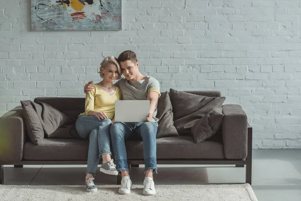 Affectionate Couple Watching Movie Laptop Home — Stock Photo, Image