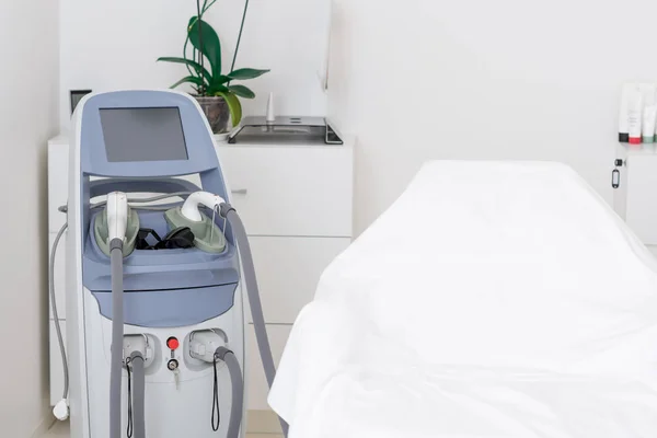 Close View Cosmetology Apparatus Empty Massage Table Salon — Stock Photo, Image