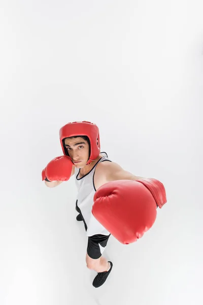 Vista Alto Ângulo Esportista Magro Luvas Boxe Capacete Isolado Branco — Fotografia de Stock