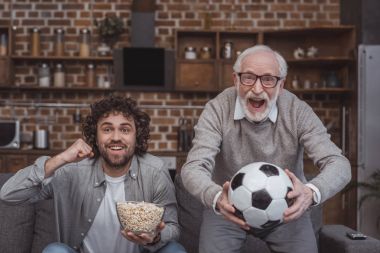 Futbol izliyordum.
