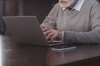 Laptop Kullanılıyor