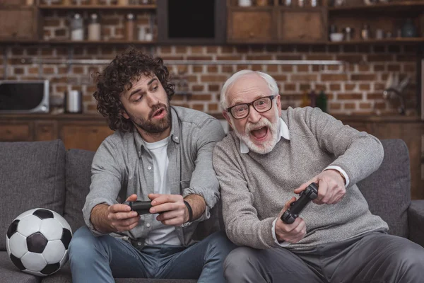 Videospiel spielen — Stockfoto