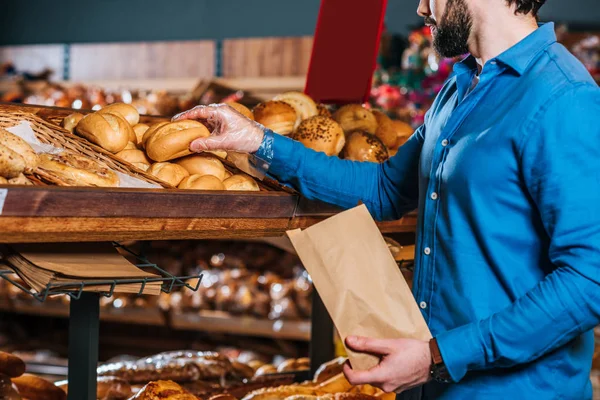 Partial View Shopper Taking Loaf Bread Grocery Shop — Stock Photo, Image