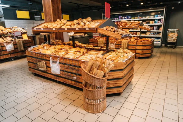 Vista Cerca Panadería Recién Horneada Hipermercado — Foto de Stock