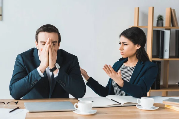 Colleagues Business Suits Arguing Project Details Office — Stock Photo, Image