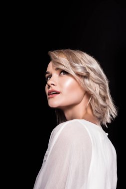 siyah izole çekici sarışın genç kadın,