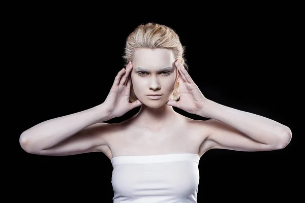 Beautiful Young Woman White Makeup Posing Fashion Shoot Isolated Black — Free Stock Photo