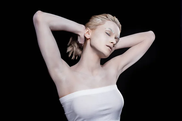Jeune Femme Aux Yeux Fermés Posant Avec Maquillage Blanc Isolée — Photo