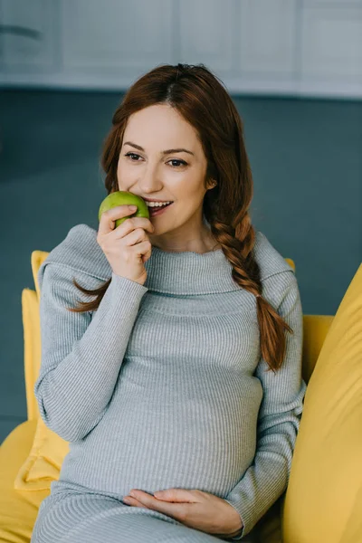 High Angle View Attractive Pregnant Woman Biting Apple Living Room — Free Stock Photo