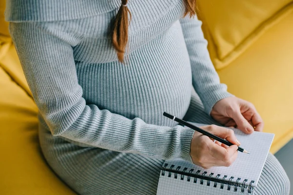 Pregnant writing — Stock Photo, Image