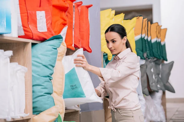 Portrait Attractive Woman Choosing Pillow Furniture Shop — Stock Photo, Image