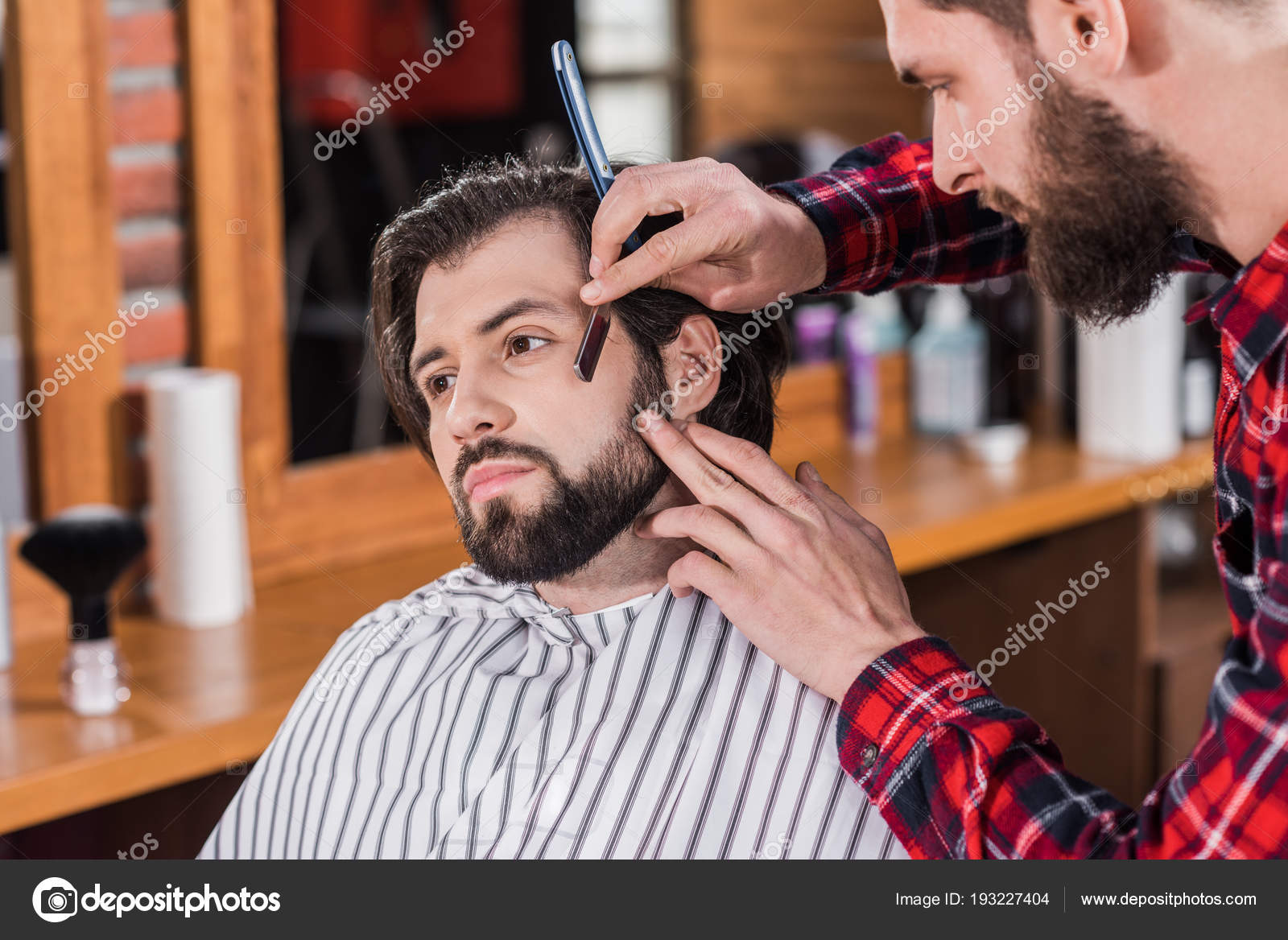 hair cutting machine man