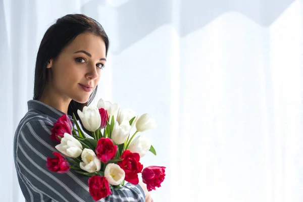 Side View Beautiful Woman Bouquet Tulips Home — Stock Photo, Image