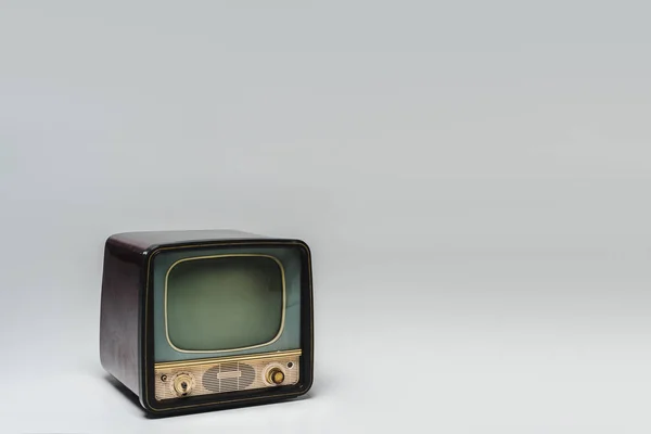 Retro Fernseher Mit Leerem Bildschirm Auf Grauer Oberfläche — Stockfoto