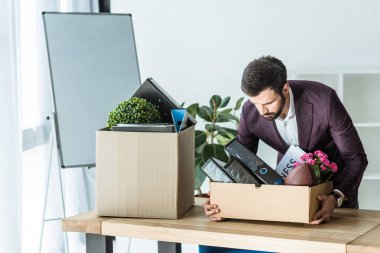 işadamı alarak kutusu Resepsiyon ofis kişisel şeyler ateş