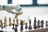 Detailní pohled robota hraje šachy, Selektivní ostření