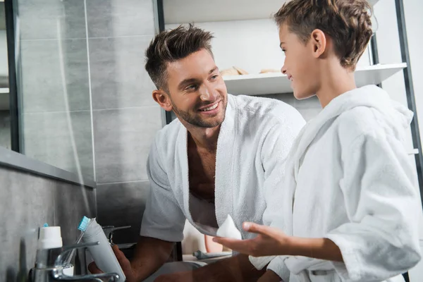 Selective Focus Father Looking Son Shaving Foam Hand — Stock Photo, Image