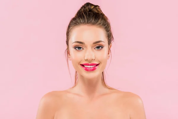 Glimlachen Naakt Mooi Vrouw Met Roze Lippen Geïsoleerd Roze — Stockfoto