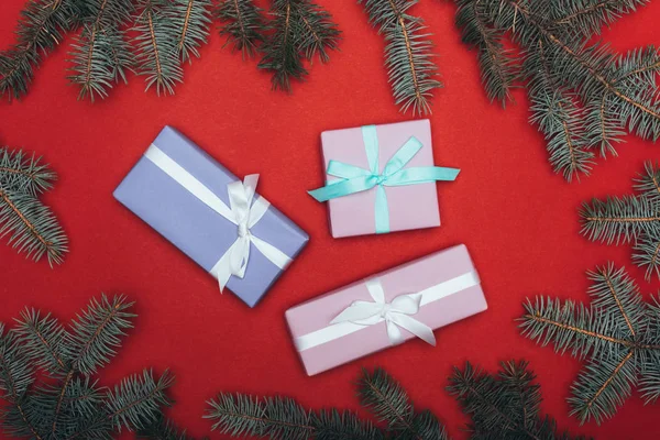 Top View Christmas Gift Boxes Spruce Branches Red — Stock Photo, Image