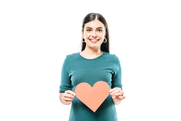 Sorridente Grávida Segurando Papel Coração Isolado Branco — Fotografia de Stock