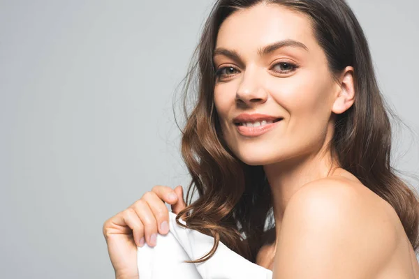 Retrato Chica Hermosa Feliz Con Piel Perfecta Aislado Gris — Foto de Stock