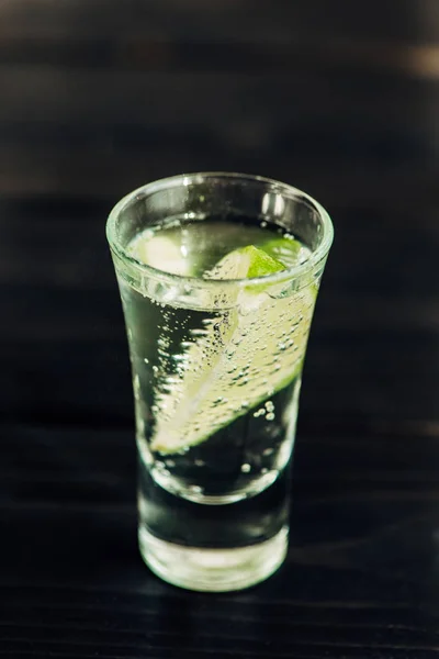 Vista Perto Tequila Fresca Com Limão — Fotografia de Stock