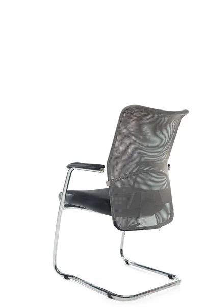 白に隔離されたコピースペースと快適な黒い椅子 — ストック写真
