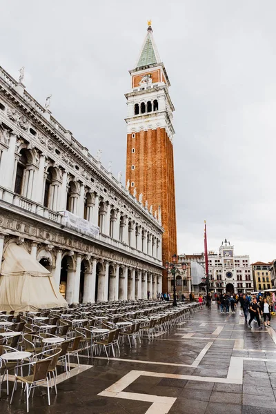 Venice Itália Setembro 2019 Pessoas Caminhando Perto Torre Sineira São — Fotografia de Stock