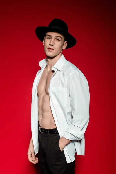 Sexy Young Elegant Man Unbuttoned Shirt Hat Muscular Bare Torso — Stock Photo, Image