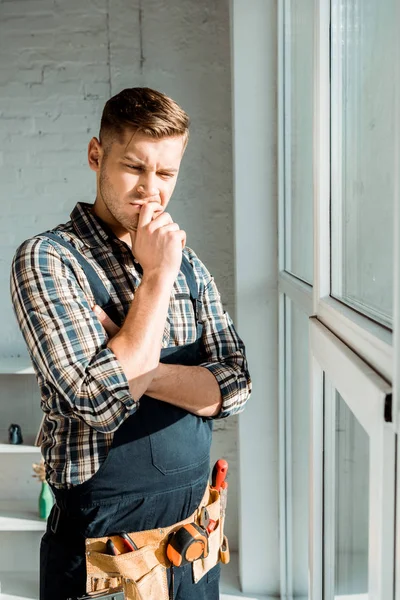 Pensive Installer Touching Face While Thinking Windows — Stock Photo, Image