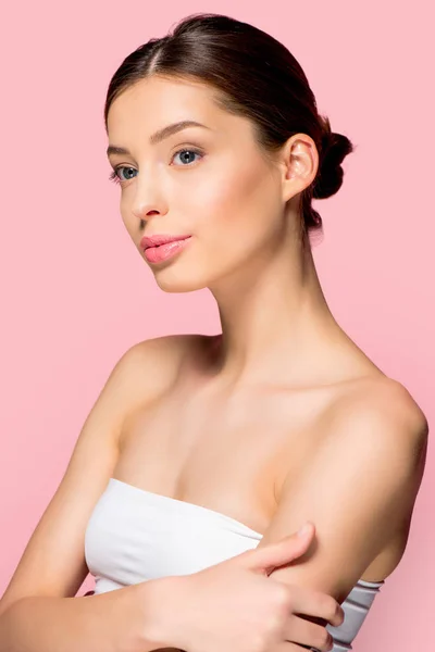 Portré Töprengő Lány Tökéletes Bőr Elszigetelt Rózsaszín — Stock Fotó
