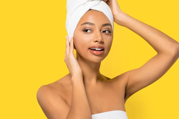 Portrait Positive African American Girl Towel Head Isolated Yellow — 스톡 사진