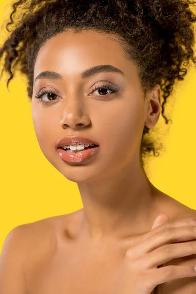 Portrait Naked African American Girl Clean Face Isolated Yellow — Stock Photo, Image