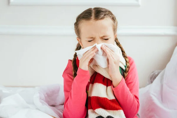Грипп и орви. Грипп орз. Насморк у ребенка. Дети болеют в саду. Ребенок простужен.