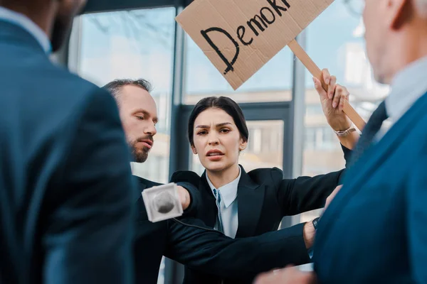 Selective Focus Businessman Standing Attractive Journalist Microphone Reaching Multicultural Diplomats — Stock Photo, Image