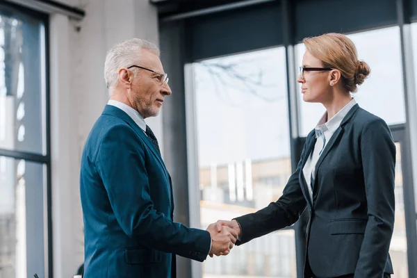 Side View Businesswoman Shaking Hands Businessman Glasses — Stock Photo, Image