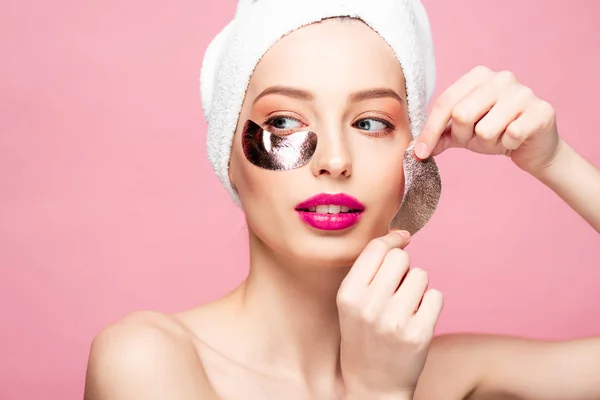 Naked Young Woman Towel Applying Eye Patches Isolated Pink — Stock Photo, Image