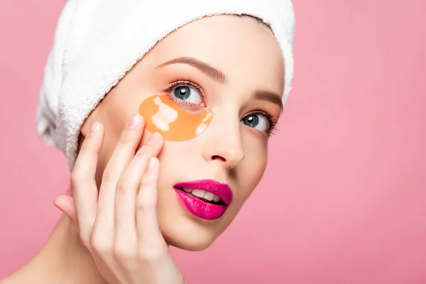 Young Woman Touching Eye Patch Isolated Pink — Stock Photo, Image