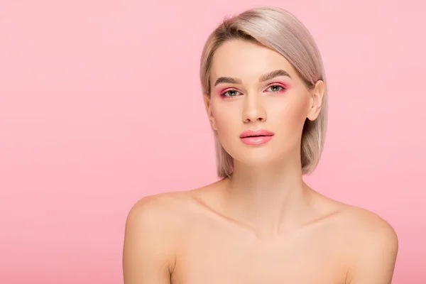 Schöne Nackte Mädchen Mit Perfekter Haut Isoliert Auf Rosa — Stockfoto