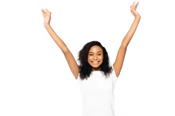 Opgewonden Afrikaans Amerikaanse Vrouw Met Handen Boven Hoofd Geïsoleerd Wit — Stockfoto
